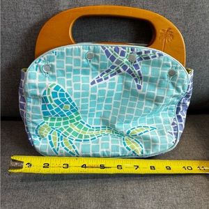 Lily Pulitzer Bermuda bag reversible from print to solid easy buttons/wood handl